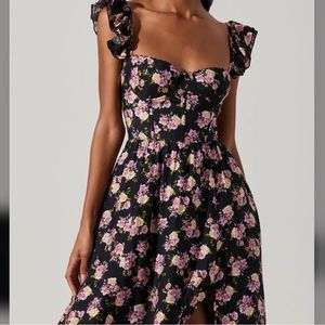 ASTR THE LABEL WEDELIA FLORAL MIDI DRESS ONLY WORN ONCE GREAT CONDITION